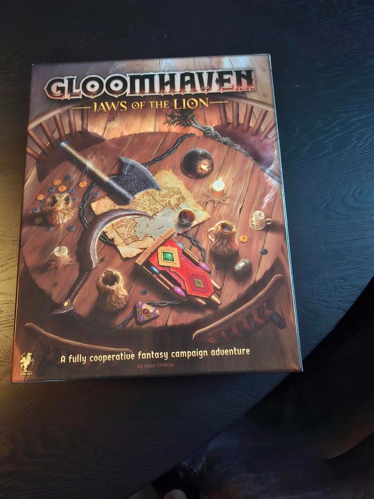 Gloomhaven Jaws of the Lion bordspel, Hobby en Vrije tijd, Gezelschapsspellen | Bordspellen, Een of twee spelers, Ophalen of Verzenden