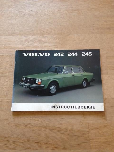 Handleiding/Instructieboekje  Volvo 242/244/245    1974   NL, Ophalen of Verzenden