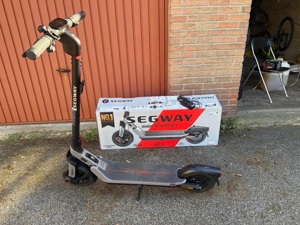SEGWEY Ninebot E3 yPRO top staat 69 km stand inruilen mog, Fietsen en Brommers, Steps, Ophalen, Nieuw, Elektrische step (E-scooter)