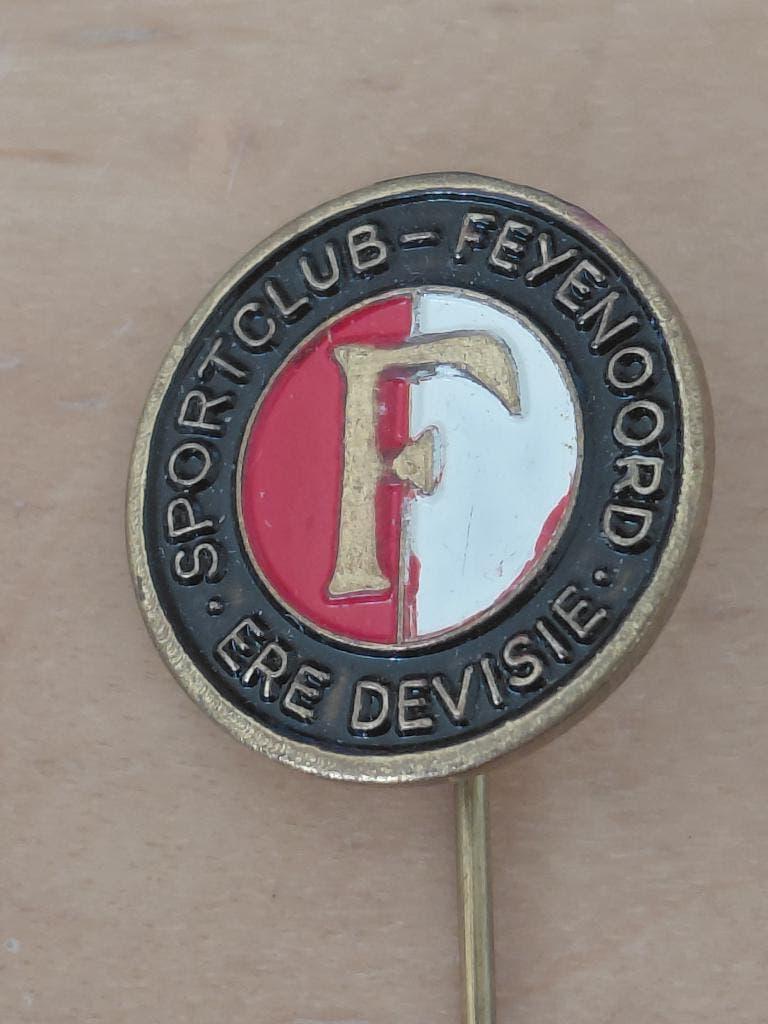 Speld Sportclub Feyenoord Ere devisie, zeldzame misdruk., Ophalen of Verzenden, Zo goed als nieuw, Sport, Speldje of Pin