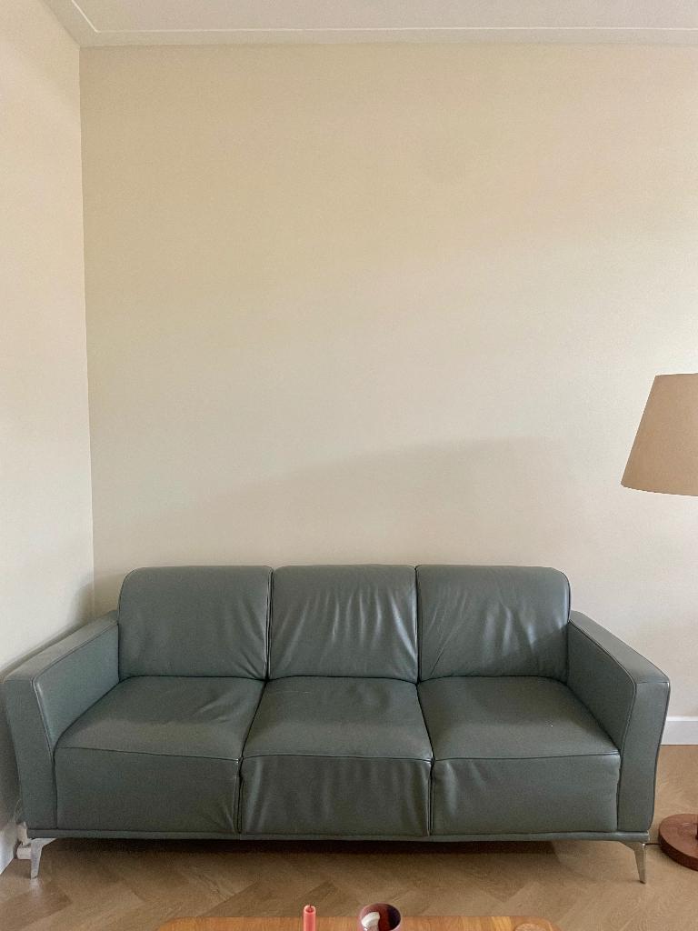 Italiaanse Natuzzi kalfsleren bank, Huis en Inrichting, Ophalen, Gebruikt, Driepersoons, Rechte bank