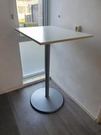 Witte statafel met ronde voet, Ophalen, Gebruikt