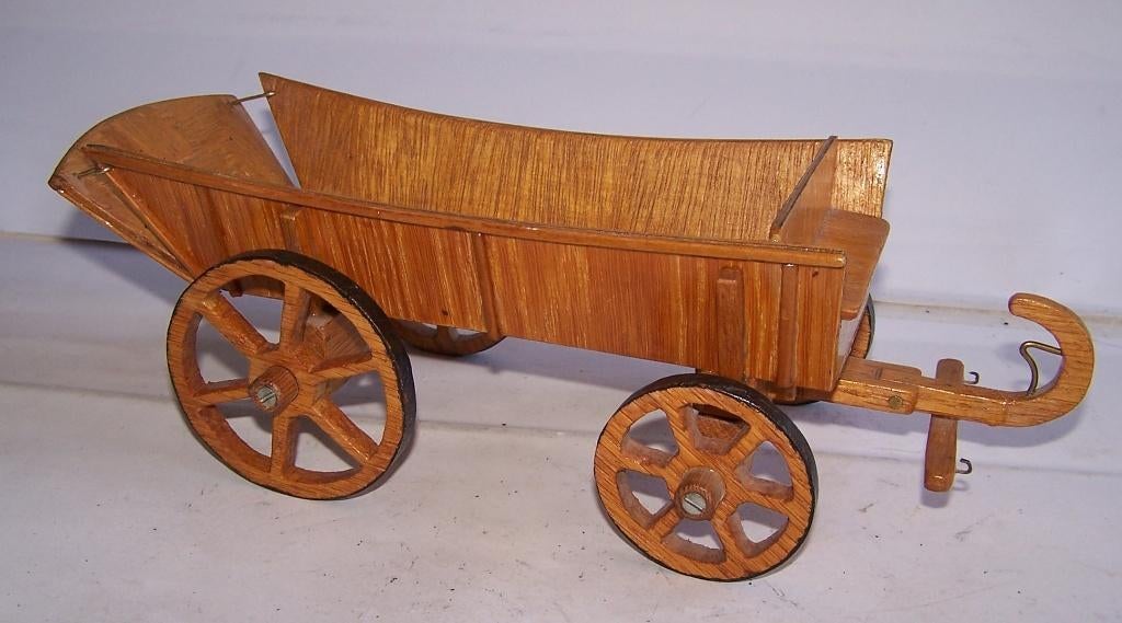 Prachtig handgemaakt houten model antieke boerenkar. L. 33cm, Ophalen of Verzenden