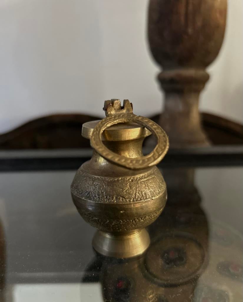 Holy brass kanandal heilig water bottle india oosters, Ophalen of Verzenden