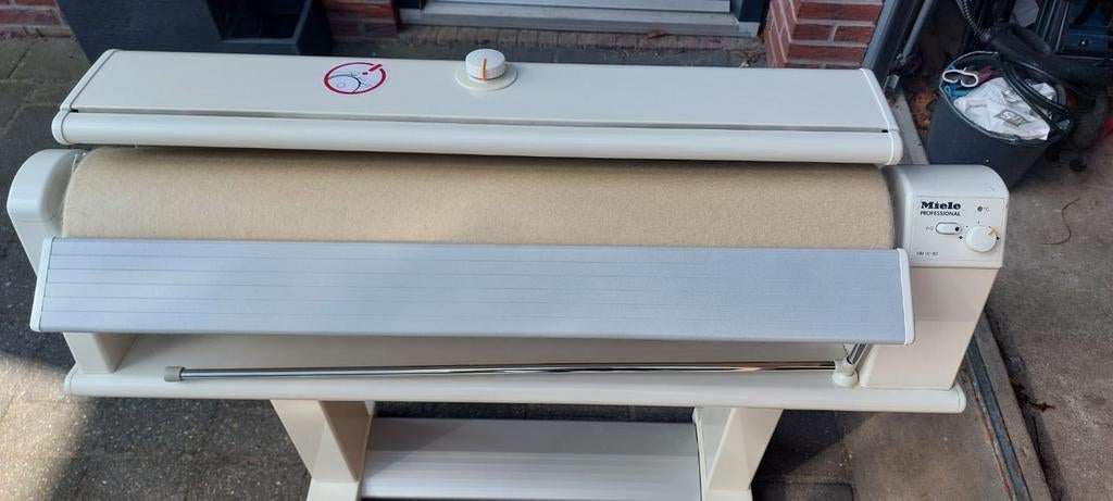 Miele Professional Strijkmachine, Ophalen, Zo goed als nieuw