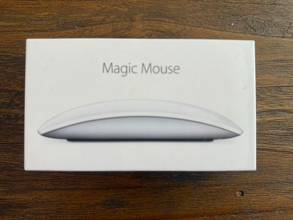 Apple Magic Mouse 2, Ophalen of Verzenden, Zo goed als nieuw, Draadloos, Muis