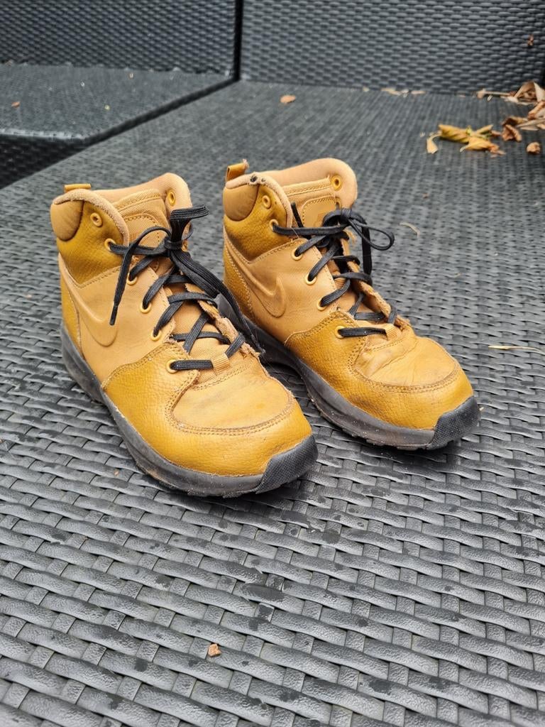 Nike kinderschoenen maat 34, Ophalen of Verzenden, Jongen of Meisje, Schoenen