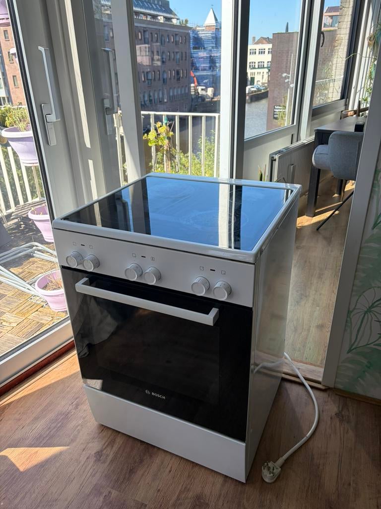 Bosch elektrisch fornuis HKL090120, Witgoed en Apparatuur, Fornuizen, Zo goed als nieuw, Vrijstaand, 85 tot 90 cm, Elektrisch