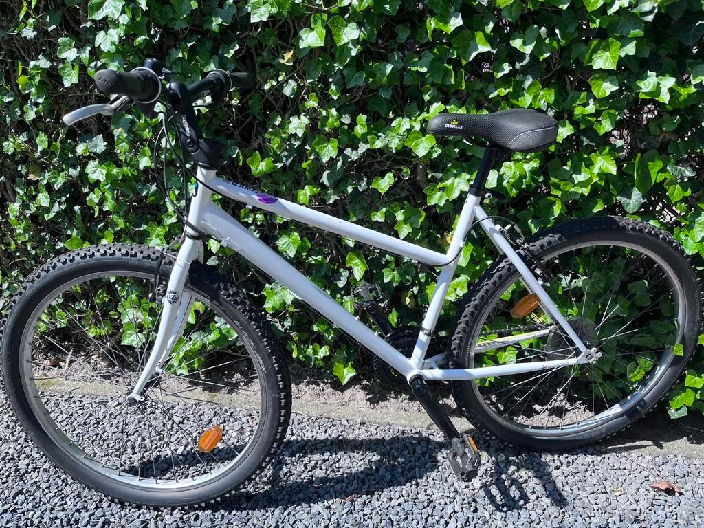 Mountainbike b-twin rock rider 300 Shimano 21 versnellingen, Fietsen en Brommers, Fietsen | Mountainbikes en ATB, 45 tot 49 cm
