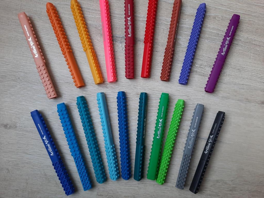 Artline Stix brushpennen, Ophalen of Verzenden, Gebruikt, Potlood of Stift