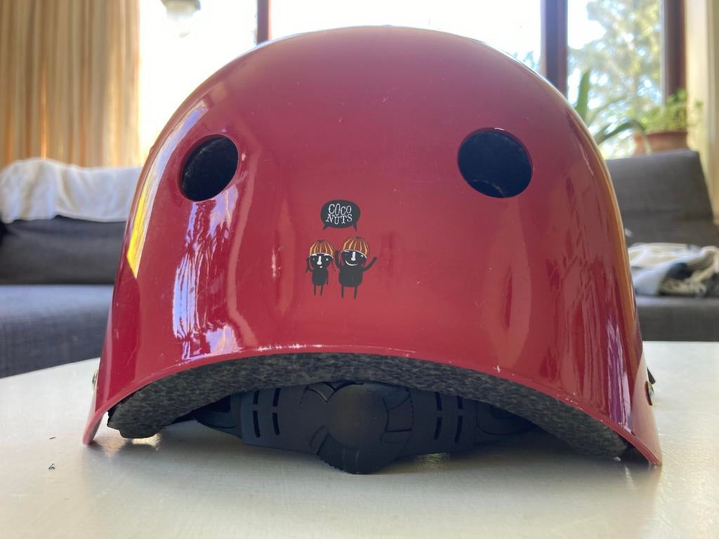 Coconuts kinder fietshelm donker rood maat M, Fietsen en Brommers, Ophalen of Verzenden, Gebruikt, M, Jongen of Meisje