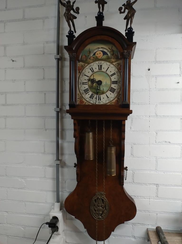 Fries staartklokje Wuba, Ophalen, Zo goed als nieuw, Analoog, Wandklok