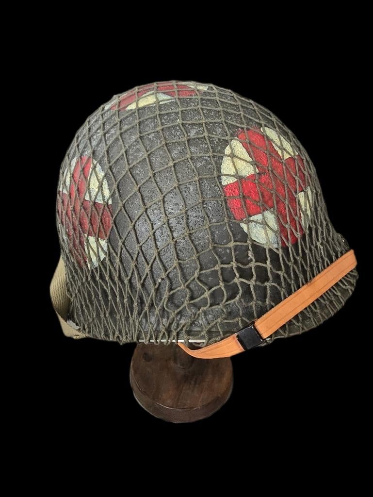 US ww2 - Battle battered Medic helm - repro, Ophalen of Verzenden