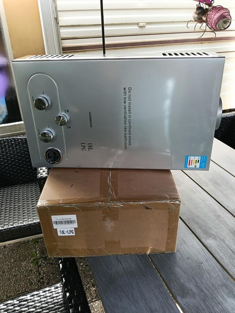 2x Geiser op butaan zonder waakvlam, Ophalen of Verzenden, Minder dan 3 jaar oud, Minder dan 20 liter, Nieuw