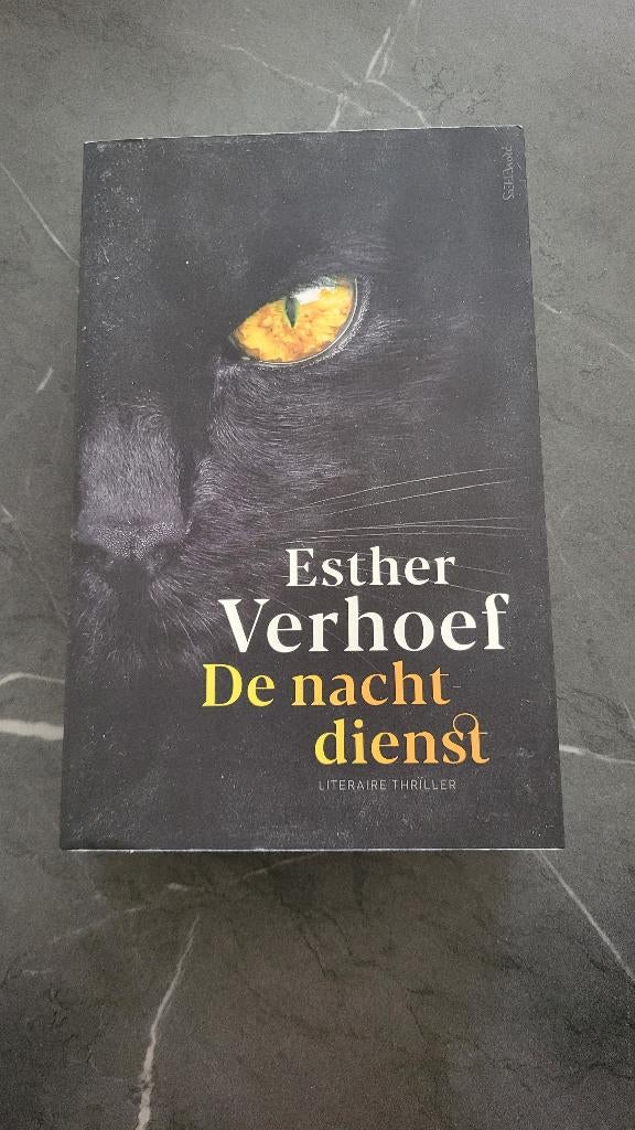 Leesboek De nachtdienst van Esther Verhoef, Ophalen of Verzenden, Zo goed als nieuw, Nederland, Esther Verhoef