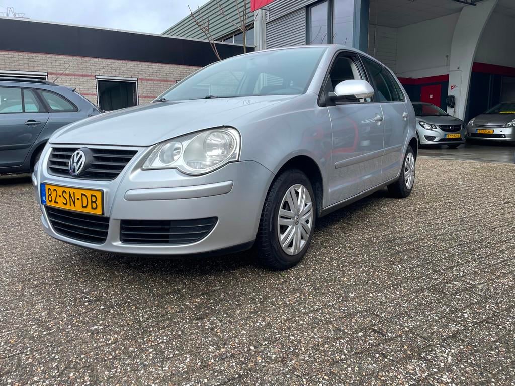 Volkswagen Polo 1.4-16V Turijn airco zeer nette auto, Auto's, Voorwielaandrijving, 15 km/l, Origineel Nederlands, Bedrijf