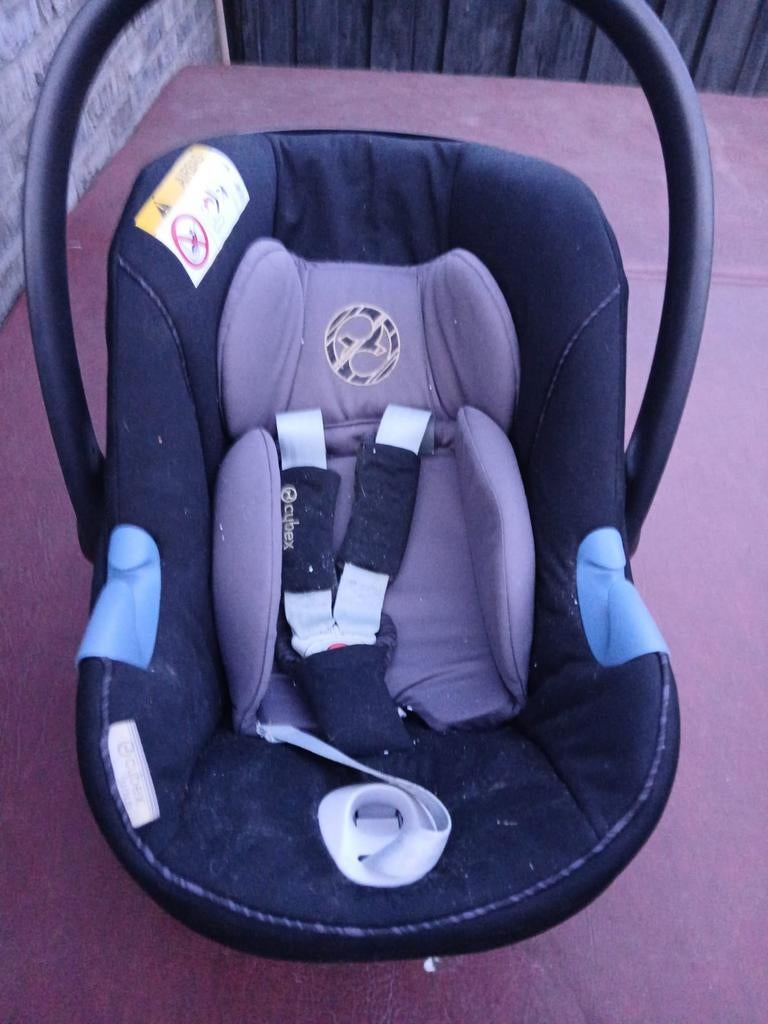 Cybex Aton 5 autostoel met Maxi-Cosi FamilyFix base, Gebruikt, Verstelbare rugleuning, Isofix, 0 t/m 13 kg