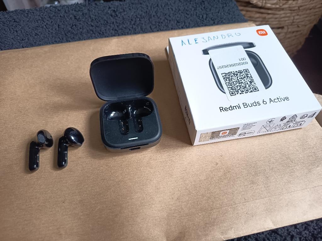 Xiaomi Redmi Buds 6 Active - Zwart, Telecommunicatie, Mobiele telefoons | Oordopjes, Ophalen of Verzenden, Zo goed als nieuw, In oorschelp (earbud)