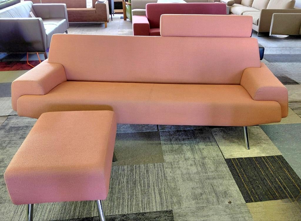 Cloak Sky met hocker | 3,5 zits | Roze | Wol, Gebruikt, Info@andriesign.nl, Driepersoons, 75 tot 100 cm
