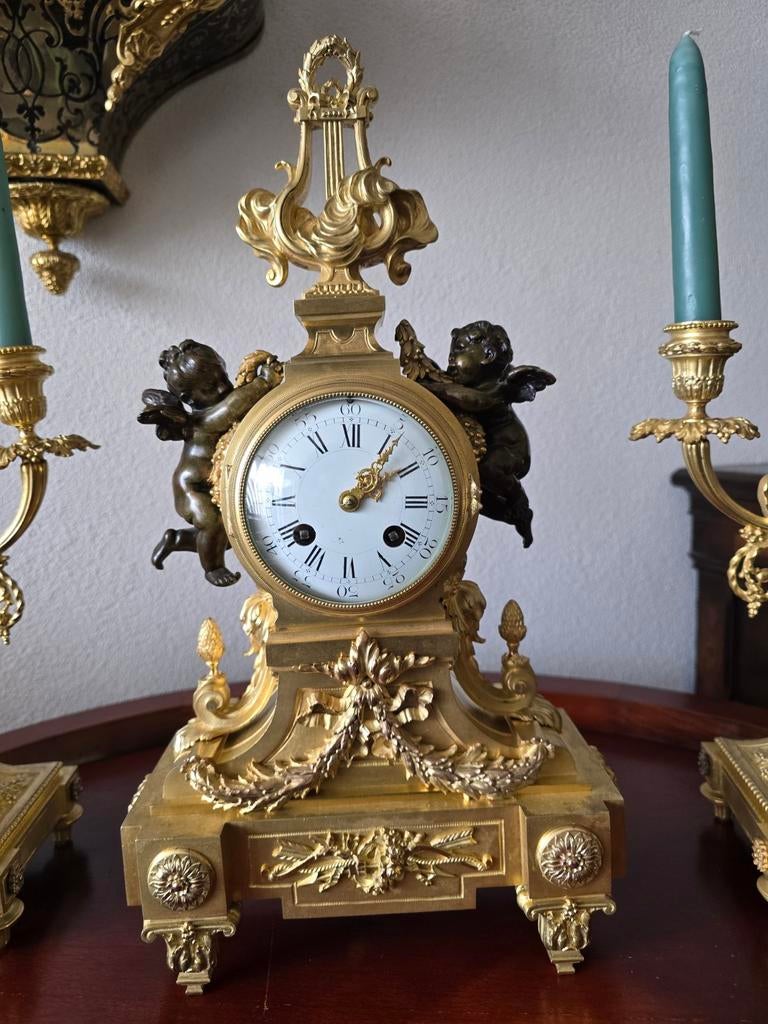 Antieke Franse klok en kandelaars, verguld brons, Antiek en Kunst, Ophalen of Verzenden