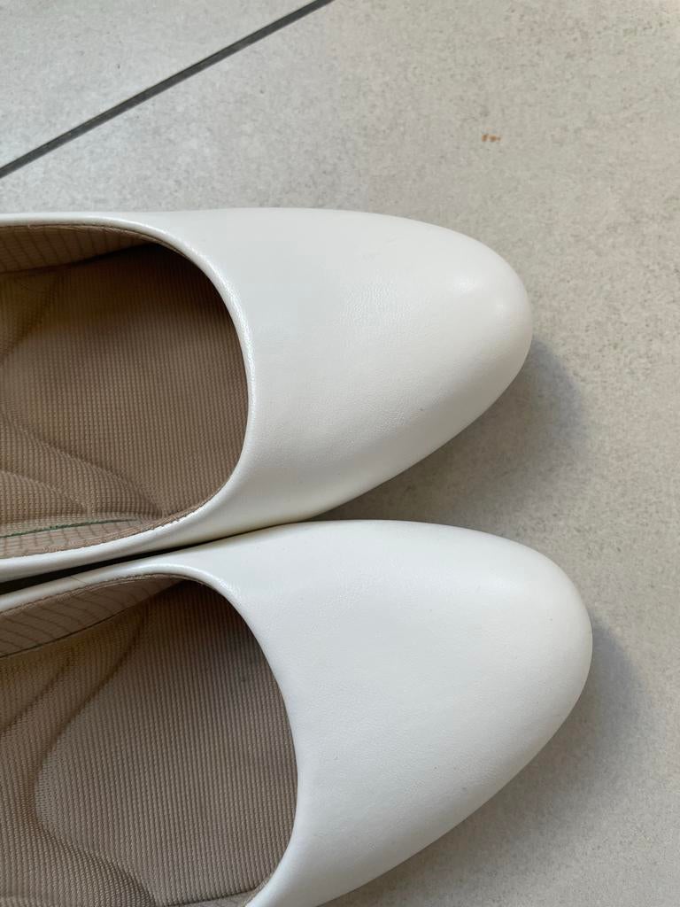 Witte trouwschoenen met hak, maat 39, Ophalen of Verzenden, Zo goed als nieuw, Wit, Schoenen met lage hakken