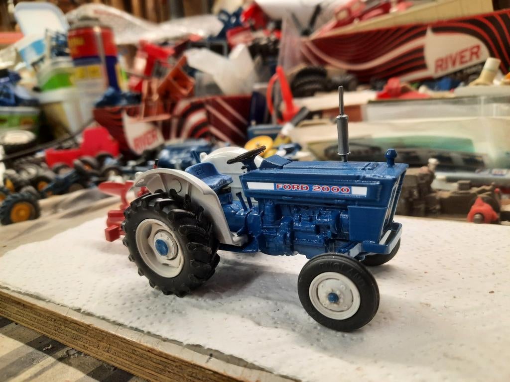 Ford 2000 + Cappon 1 schaarploeg. Britains, Ophalen of Verzenden, Tractor of Landbouw, Britains