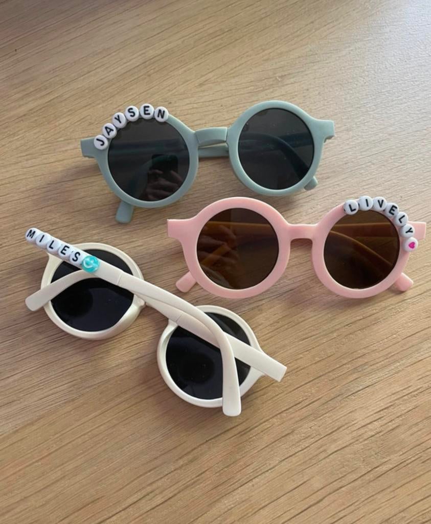 Kinder zonnebrillen met naam, Ophalen of Verzenden, Zo goed als nieuw