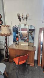 Vintage kaptafel met drieluik spiegel en glazen blad, Ophalen