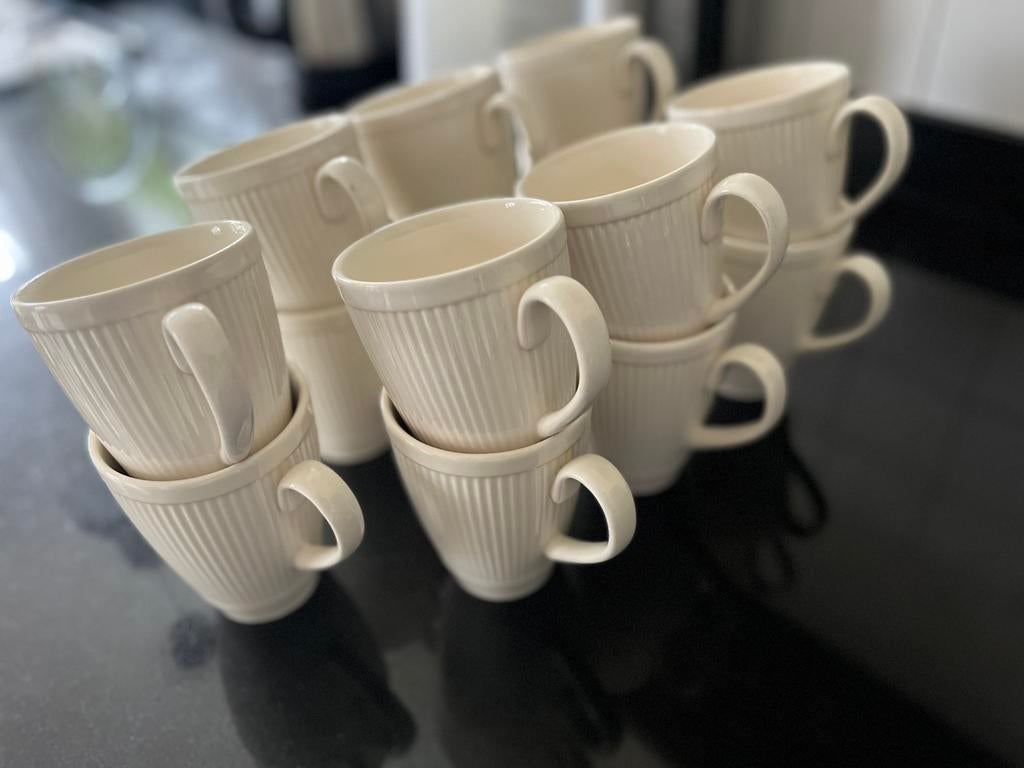 14x Wedgwood Windsor koffiebekers AH-servies, Gebruikt, Ophalen of Verzenden, Wedgwood, Kop(pen) en/of Schotel(s)