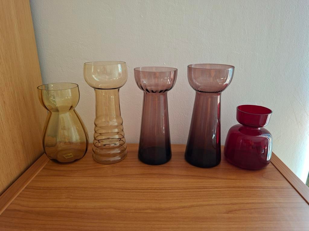 15 bollenvaasjes in verschillende kleuren, Antiek en Kunst, Antiek | Glas en Kristal, Ophalen of Verzenden