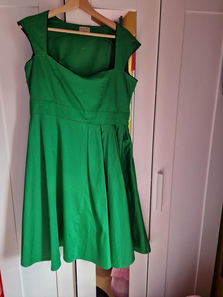 Mooie groene jurk van Lindy Bop, Kleding | Dames, Ophalen of Verzenden, Knielengte, Lindy Bop, Gedragen