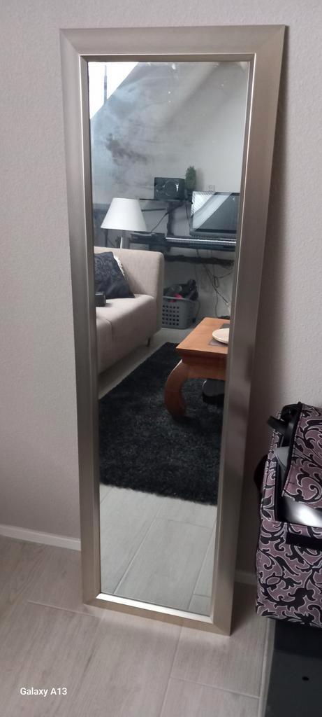 Stijlvolle spiegel met RVS lijst - Modern design, Huis en Inrichting, Woonaccessoires | Spiegels, Minder dan 50 cm, 150 tot 200 cm