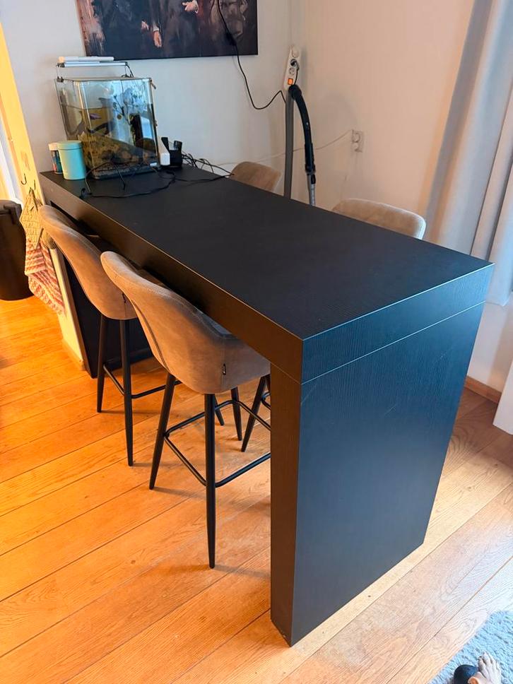 Moderne bartafel met 4 comfortabele barkrukken, Huis en Inrichting, Barkrukken, Gebruikt, 90 cm of meer, Hout, 2 krukken, Ophalen