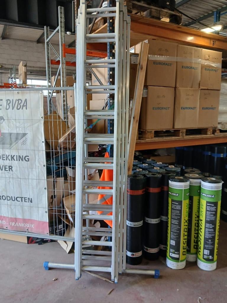 Solide 4 delige Ladder 10 meter € 650 excl., Doe-het-zelf en Verbouw, Bouwliften, Ophalen, Zo goed als nieuw, Bouwlift