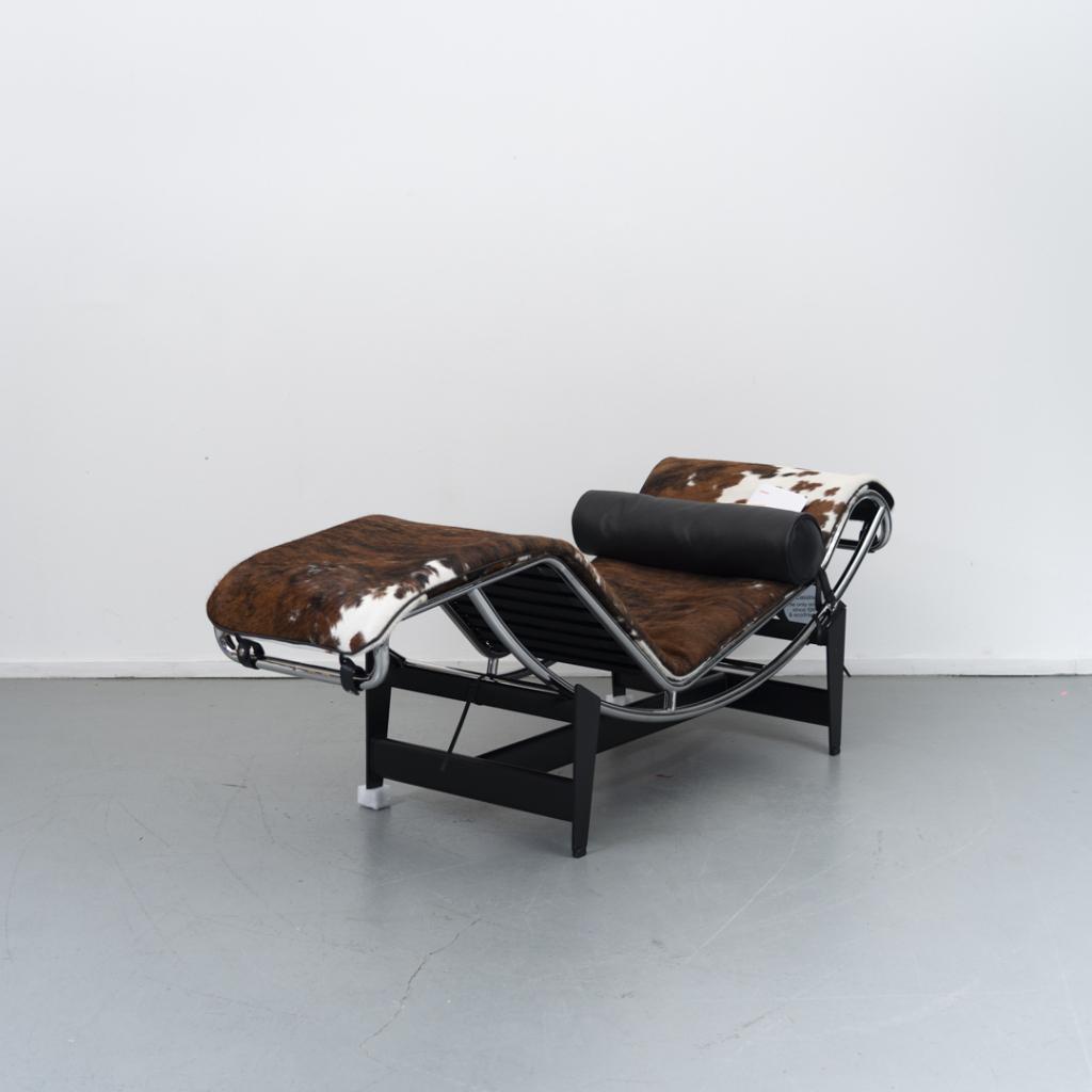 1x Cassina Le Corbusier LC4 Chaise Longue Ponyhuid -Tricolor, Niet ingevuld, Overige materialen, Niet ingevuld, Nieuw