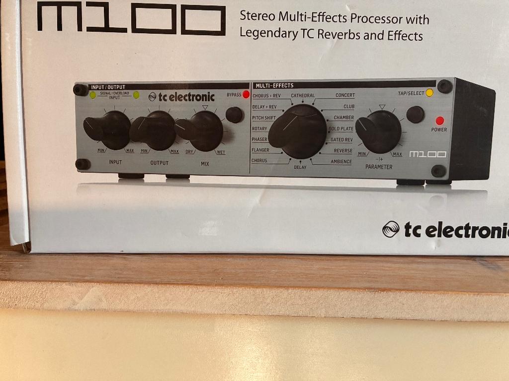 M100 Stereo Multi effect processor, Muziek en Instrumenten, Effecten, Ophalen of Verzenden, Nieuw, Multi-effect