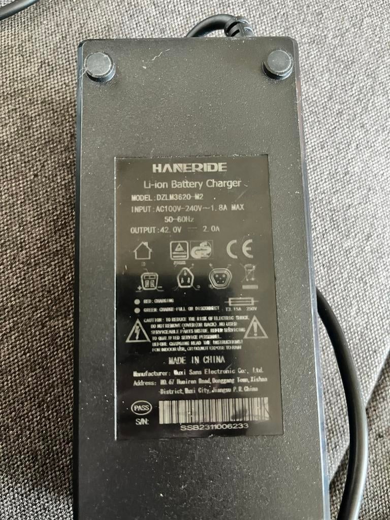 Moet weg! Haneride Acculader voor E-bike - 42.0V 2.0A, Ophalen, Gebruikt