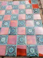 67 tegels viervlaks roodbruin met blauwgroen decor 15x15cm, Ophalen