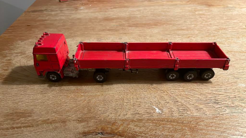 Volvo siku f10 turbo 6, Hobby en Vrije tijd, Modelbouw | Auto's en Voertuigen, Overige merken, 1:32 tot 1:50, Overige typen, Ophalen of Verzenden