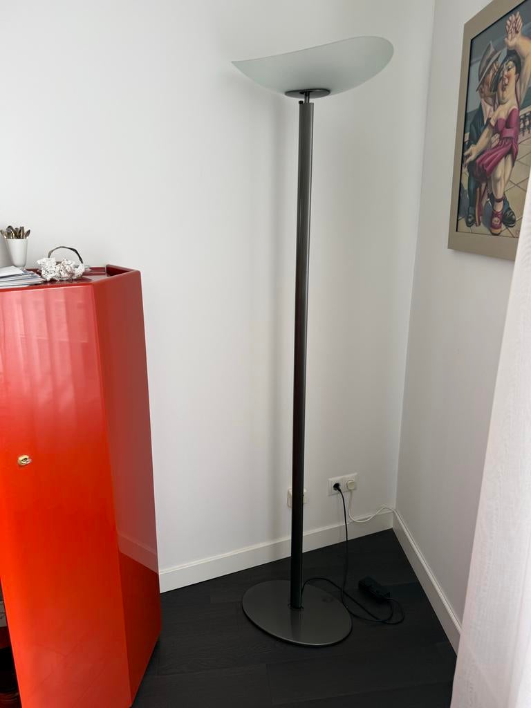 Artemide Tebe vloerlamp, Huis en Inrichting, Lampen | Vloerlampen, Ophalen, Zo goed als nieuw, Metaal, 150 tot 200 cm