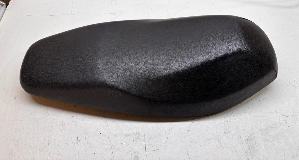 Zadel Sym Orbit 2, Fietsen en Brommers, Brommeronderdelen | Scooters, Gebruikt, Zadel, Ophalen of Verzenden