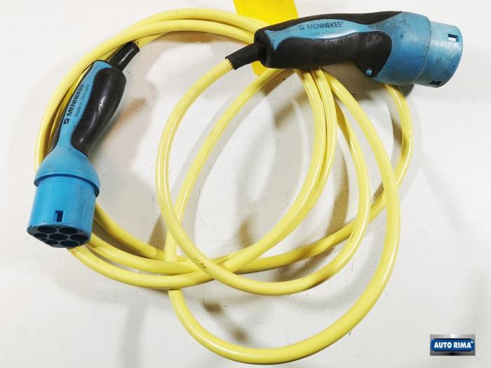 Oplaadkabel hybride van een Volvo V60, Gebruikt, -, -, Ophalen of Verzenden