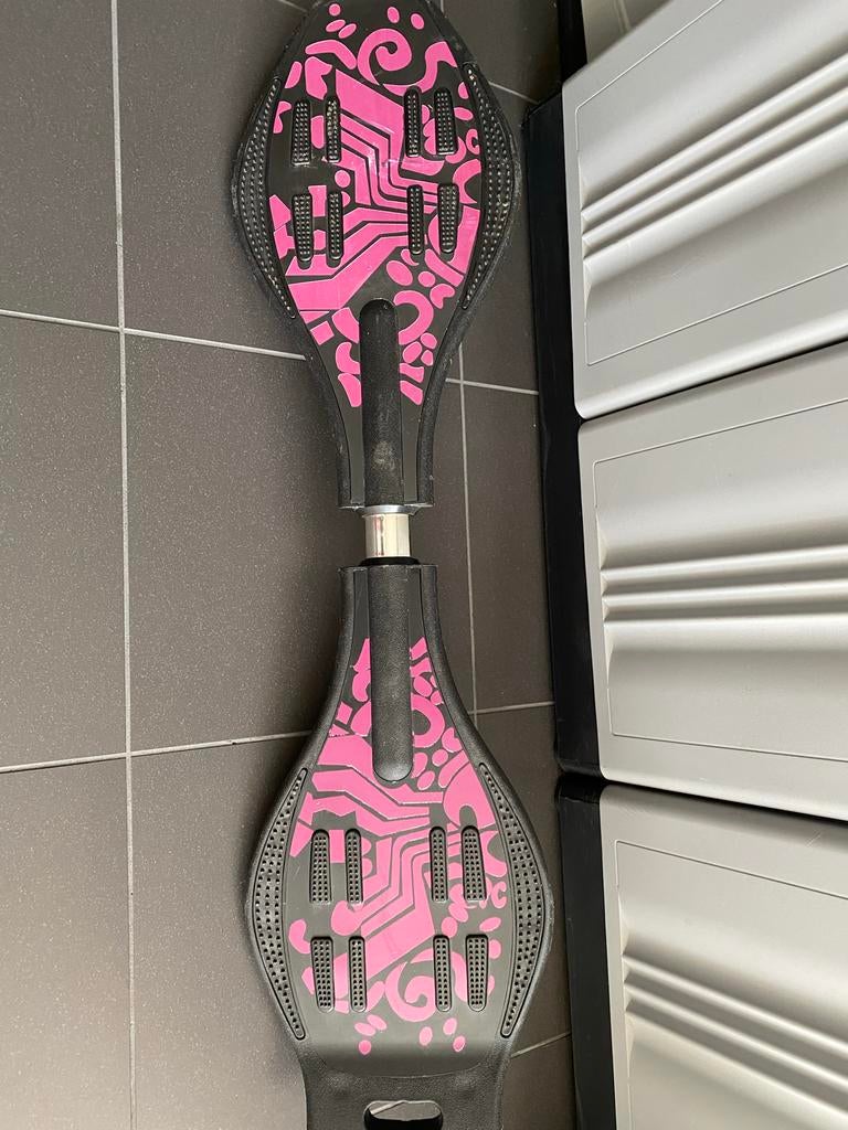 Waveboard - Zwart met roze patroon, Sport en Fitness, Skateboarden, Ophalen, Gebruikt, Waveboard
