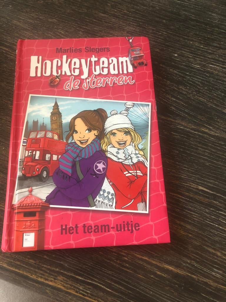 Hockeyteam de Sterren - Het Team-uitje, Boeken, Ophalen of Verzenden, Zo goed als nieuw, Fictie algemeen