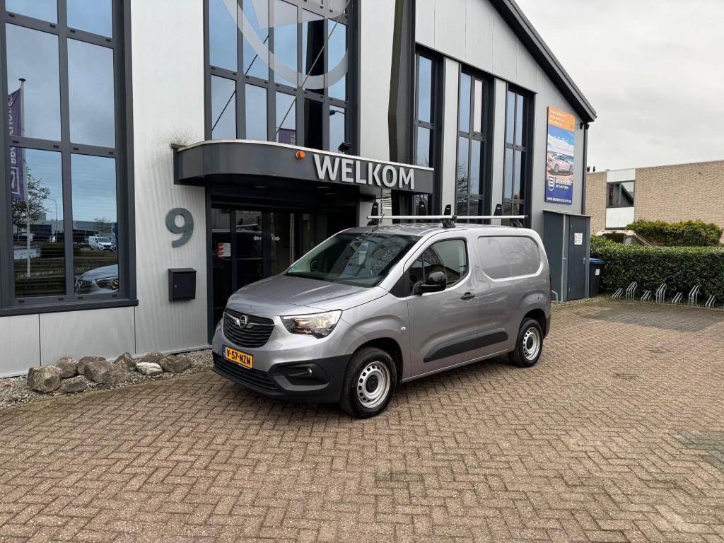 Citroen BERLINGO 1.5D 102PK 3-pers, Navi, Airco, Cruisecntrl, Voorwielaandrijving, 1350 kg, 730 kg, 4 cilinders