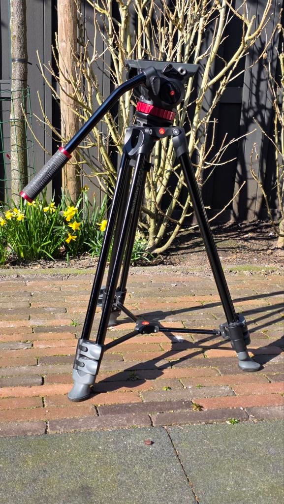 Manfrotto statief mvt 502 AM + mvh 502A, Audio, Tv en Foto, Fotografie | Statieven en Balhoofden, Zo goed als nieuw, 150 tot 175 cm