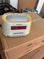 Digitale klok met radio wekker, Ophalen of Verzenden, Zo goed als nieuw, Wandklok