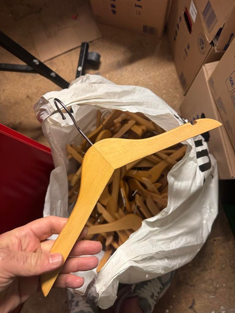 Houten kledinghangers voor kinderen - Grote partij, Ophalen of Verzenden, Gebruikt, Hout, Kinderen