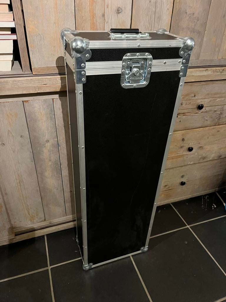 Flightcase (mic/licht)statieven, ledbars, muziek instrument, Ophalen of Verzenden, Zo goed als nieuw, Overige instrumenten, Flightcase