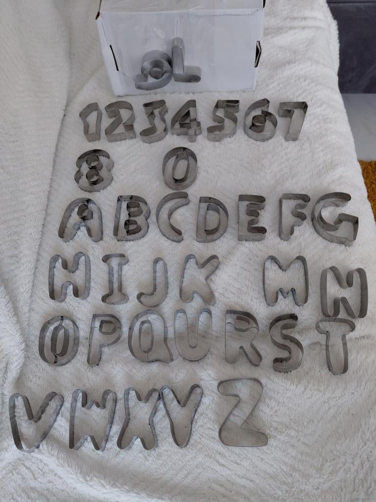 Relaxdays Bakvormpjes Cijfers & Letters - RVS, Overige typen, Zilver, Ophalen of Verzenden, Zo goed als nieuw